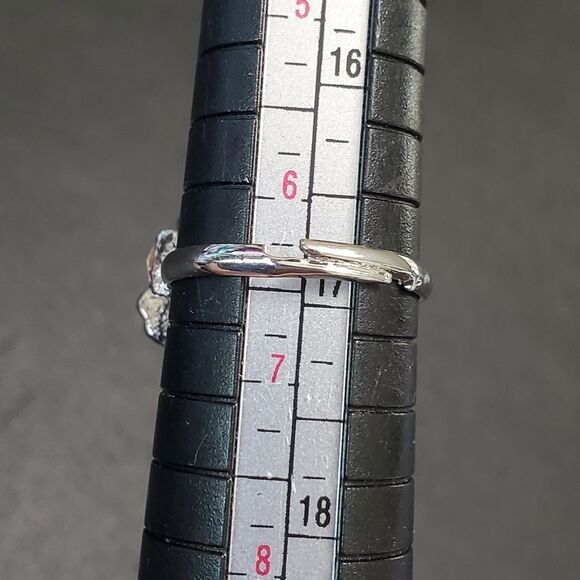 Silver tone pink rhinestone butterfly ring - Picture 9 of 10